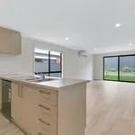 Rent 4 bedroom house in Davoren Park