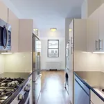 Rent 2 bedroom apartment of 1108 m² in Manhattan