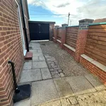 Semi-detached bungalow to rent in Wadhurst Avenue, Luton LU3