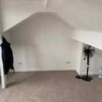 Rent 2 bedroom flat in Monton