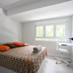 Rent 4 bedroom apartment in Valencia