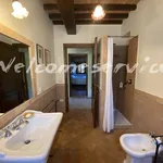 Rent 5 bedroom house of 260 m² in Todi