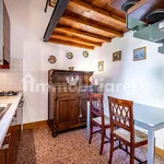 Rent 1 bedroom apartment of 59 m² in Florence