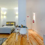 Rent 1 bedroom apartment of 50 m² in Porto