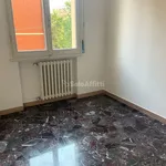 Rent 7 bedroom apartment of 90 m² in Modena