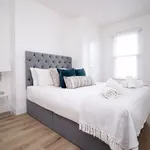 Rent 4 bedroom flat in South West England