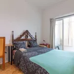 Rent a room of 60 m² in lisbon