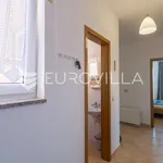 Rent 2 bedroom apartment of 77 m² in Rovinj