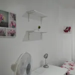 Rent 4 bedroom apartment in Elche