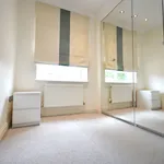 Rent 6 bedroom house in W3 9HG