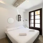 Rent 4 bedroom apartment of 50 m² in Barcelona