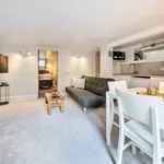 Rent 1 bedroom apartment of 398 m² in Oxford