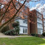 Rent 2 bedroom flat in Weybridge