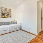 Rent 3 bedroom apartment of 55 m² in Lisbon