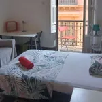 Rent a room of 200 m² in Granada