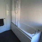 Rent 3 bedroom flat in East Midlands