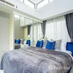 Rent 3 bedroom house of 320 m² in Phuket