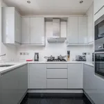 Rent 3 bedroom apartment of 99 m² in London