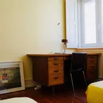 Rent a room of 70 m² in lisbon