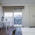 Rent 4 bedroom apartment in Valencia