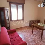 Rent 4 bedroom apartment of 60 m² in Adria