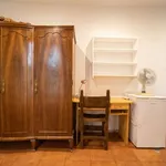 Rent a room of 100 m² in madrid