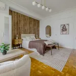 Rent a room of 190 m² in madrid