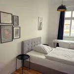 Rent a room of 100 m² in berlin