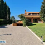 Rent 6 bedroom house of 700 m² in Rome