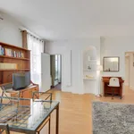 Appartement de 753 m² avec 1 chambre(s) en location à Paris