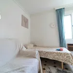 Rent a room of 100 m² in Sevilla