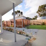 Rent 2 bedroom house in Opossum Bay