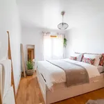 Rent 1 bedroom apartment of 40 m² in Porto