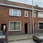 Huur 4 slaapkamer huis van 125 m² in Afrikaanderbuurt Oost