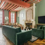 Rent 3 bedroom apartment of 1066 m² in Paris