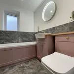 Rent 3 bedroom flat in Calderdale