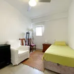 Rent a room of 80 m² in valencia