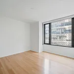 Rent 1 bedroom apartment of 93 m² in New York