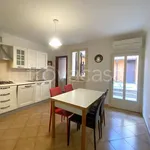 Affitto 4 camera casa di 132 m² in Forlì