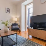 Rent 2 bedroom apartment of 850 m² in Lisbon