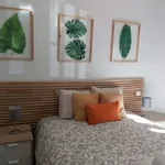 Rent 4 bedroom apartment of 35 m² in Madrid