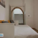 Affitto 2 camera appartamento di 95 m² in Naples