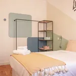 Rent a room of 302 m² in madrid