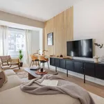 Rent 3 bedroom apartment of 155 m² in madrid