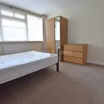 Rent 4 bedroom house of 99 m² in Wokingham