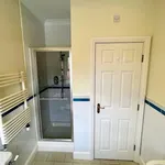 Rent 3 bedroom flat in West Midlands