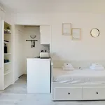 Rent 1 bedroom apartment of 15 m² in Paris