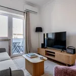 Rent 2 bedroom apartment of 678 m² in Lisbon