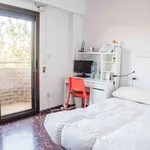 Rent a room of 160 m² in valencia