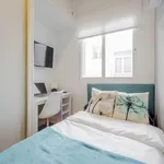 Rent a room of 150 m² in madrid